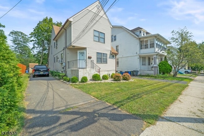property at 40 N Middaugh St