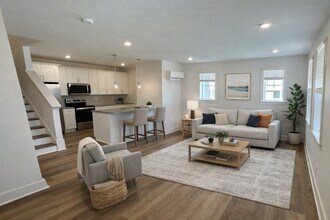 326 Mulberry Ter in Nashville, TN - Foto de edificio - Building Photo