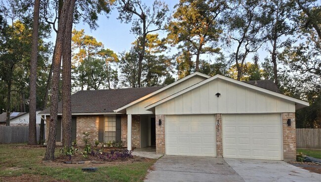 2012 E Lacey Oak Cir in The Woodlands, TX - Building Photo - Building Photo
