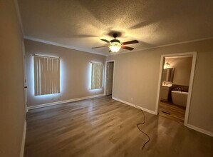 3083 Lake Sue Dr in Crestview, FL - Foto de edificio - Building Photo