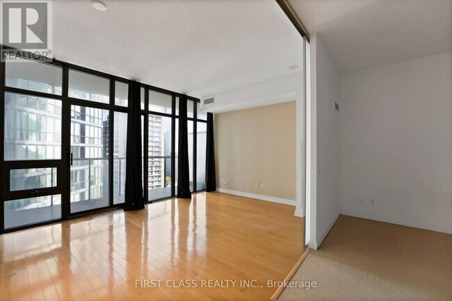 property at 33 Charles St E