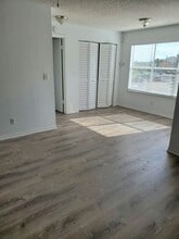 4630 Commander Dr, Unit 1028 in Orlando, FL - Building Photo - Building Photo