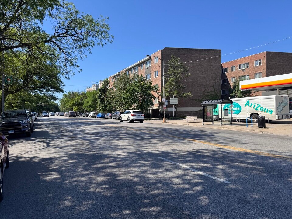 7120 N Sheridan Rd in Chicago, IL - Building Photo