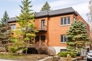 3139 Jean-Brillant St in Montréal, QC - Building Photo