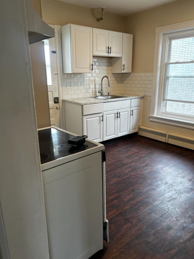 property at 629 N Jefferson St
