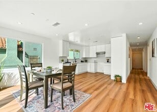 3031 Vineyard Ave in Los Angeles, CA - Building Photo - Building Photo