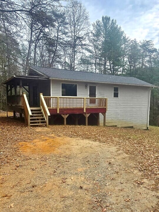 434 Boomer Ferguson School Rd in Boomer, NC - Foto de edificio