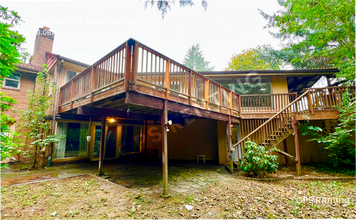 10340 Fischer Pl NE in Seattle, WA - Building Photo - Building Photo