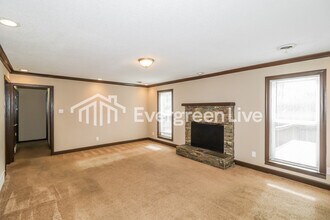 3465 E Rolling Woods Dr in Memphis, TN - Building Photo - Building Photo