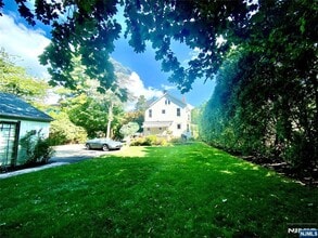 55 Sheridan Ave in Ho Ho Kus, NJ - Building Photo - Building Photo
