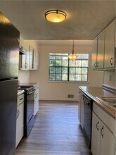 6354 Shannon Pkwy in Union City, GA - Foto de edificio - Building Photo