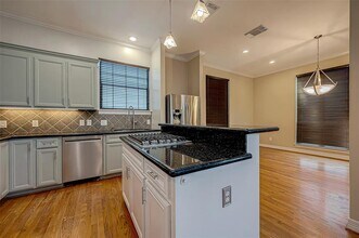 5331 Nolda St in Houston, TX - Foto de edificio - Building Photo