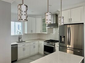 19 Cushing St, Unit 1 in Salem, MA - Building Photo