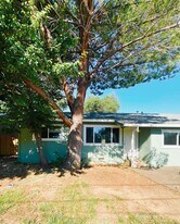 2776 Helen St in Redding, CA - Building Photo