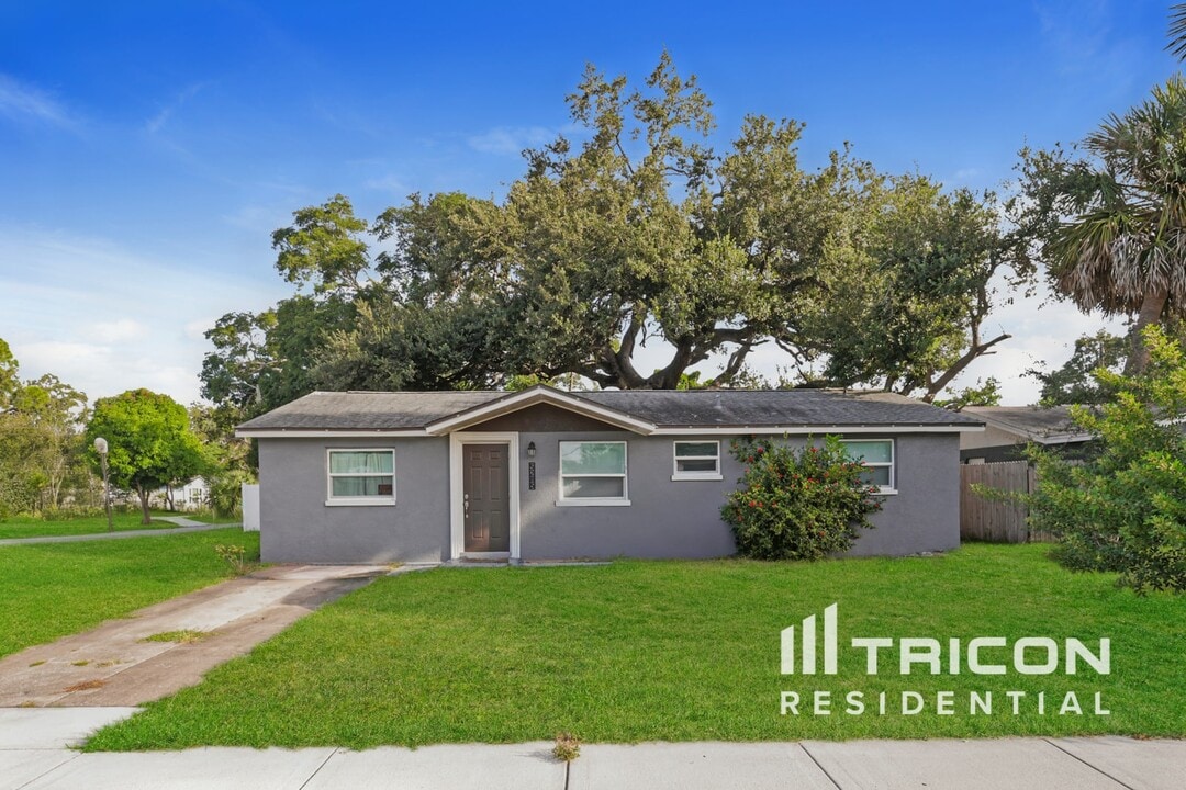 5285 86th Ave in Pinellas Park, FL - Building Photo