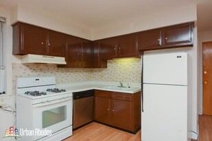 1473 W Erie St, Unit M00B in Chicago, IL - Foto de edificio - Building Photo