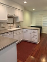 946 Shoreline Rd in Lake Barrington, IL - Building Photo - Building Photo