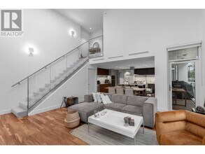 2029 Curling Rd in North Vancouver, BC - Building Photo - Building Photo