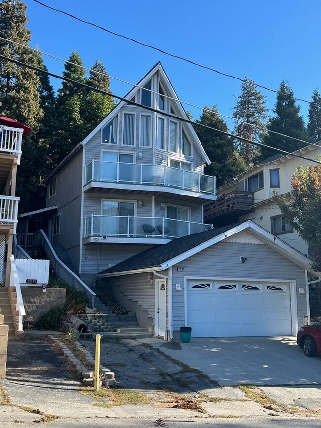 24172 Zurich Dr in Crestline, CA - Building Photo - Building Photo