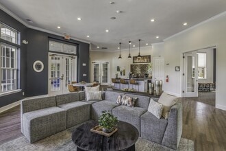 Lantern Woods Apartments in Fishers, IN - Foto de edificio - Building Photo