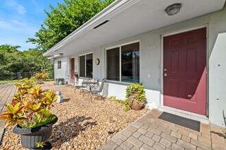 2433 NW 9th Ter, Unit 2433 NW 9th Ter in Wilton Manors, FL - Building Photo - Building Photo