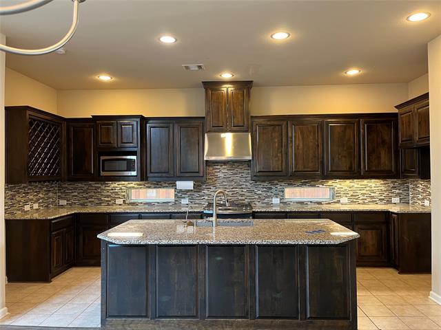 1126 Amber Rose Way