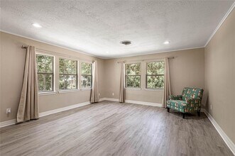 1614 14th St in Huntsville, TX - Building Photo - Building Photo