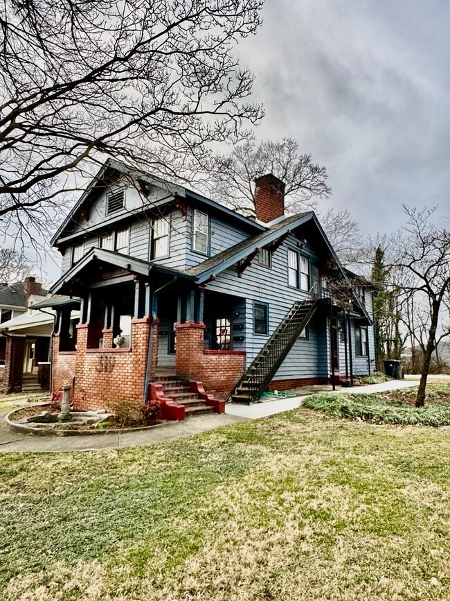 319 E Scott Ave, Unit 319-1