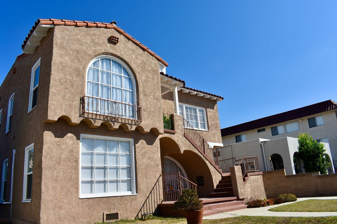 1260 W 9th St in Los Angeles, CA - Building Photo