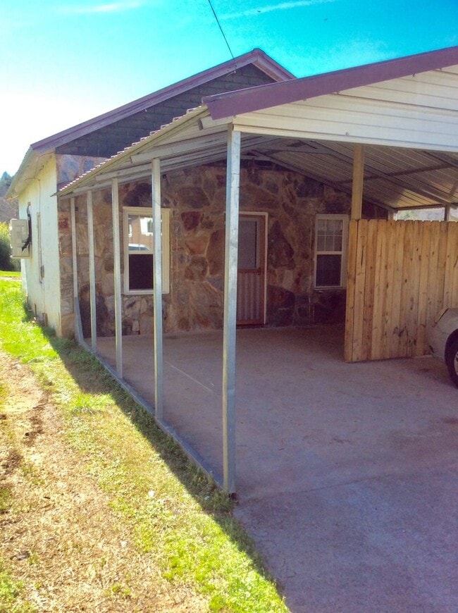 16 Wells St in Murphy, NC - Building Photo - Building Photo