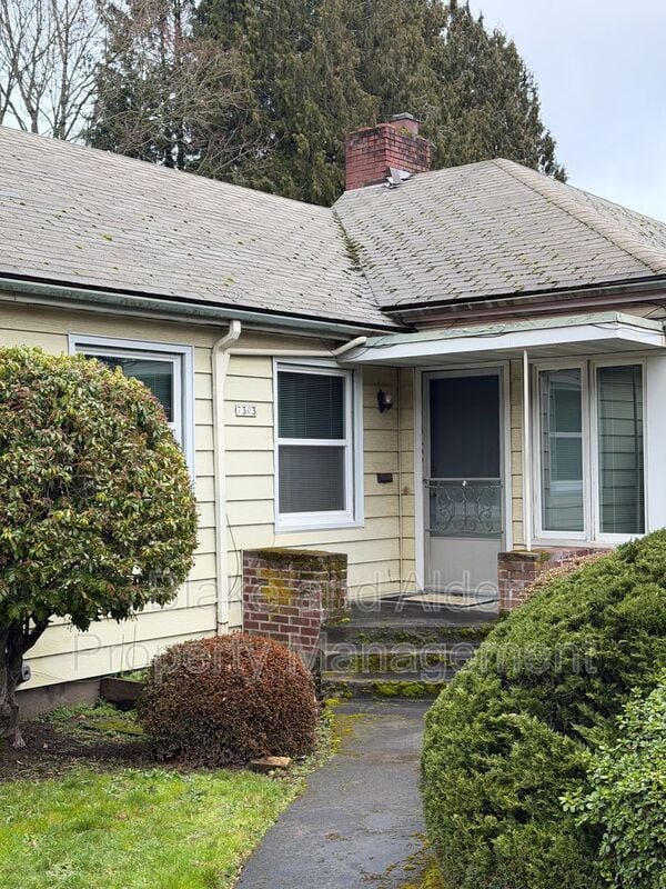 7303 SE Madison St in Portland, OR - Building Photo - Building Photo