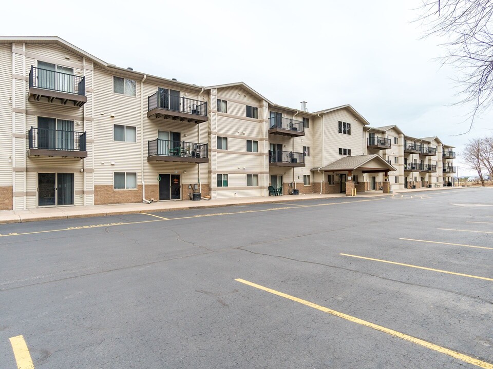 Pine Ridge Apartment Homes - 135 Marcou Rd... in Onalaska, WI - Foto de edificio