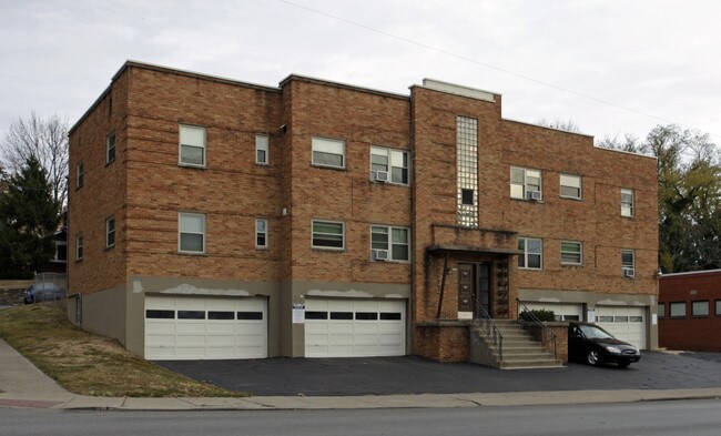 6503 Montgomery Rd in Cincinnati, OH - Building Photo - Building Photo