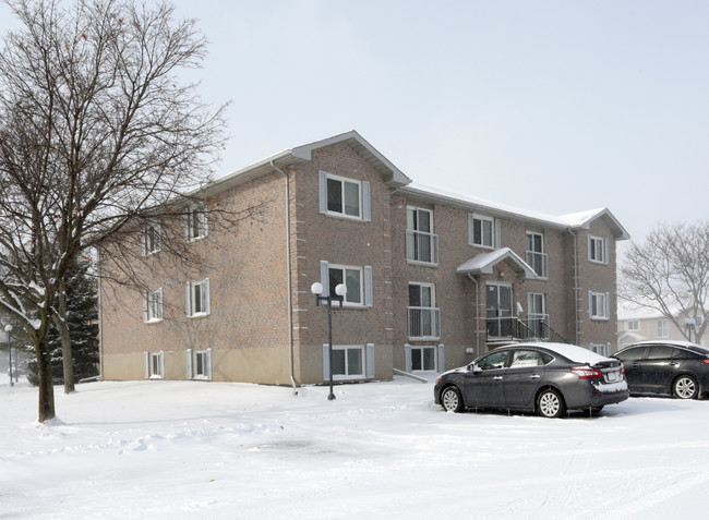 Northlake Condominiums in Waterloo, ON - Building Photo - Building Photo