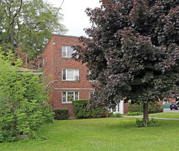 1253 Main St W in Hamilton, ON - Building Photo - Building Photo