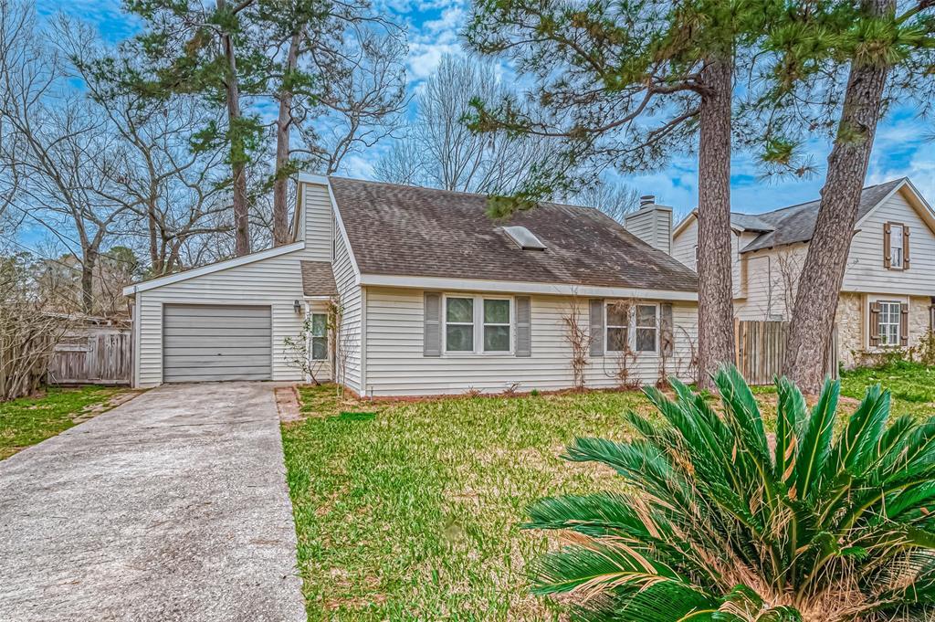 308 Springwood Dr in Conroe, TX - Building Photo