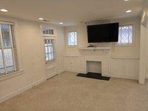 621 W Princess Anne Rd in Norfolk, VA - Building Photo - Building Photo