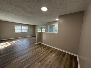 8514 W 9th St N in Wichita, KS - Building Photo - Building Photo