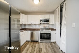 614 Palace Ln in Columbus, OH - Foto de edificio - Building Photo