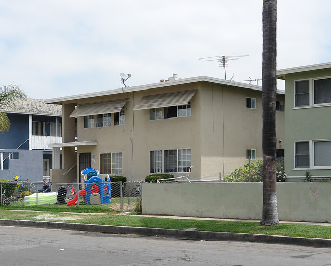 1509 N Van Ness Ave in Santa Ana, CA - Foto de edificio - Building Photo