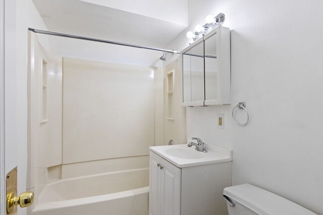 346 Union Ave LLC in Rutherford, NJ - Building Photo - Building Photo