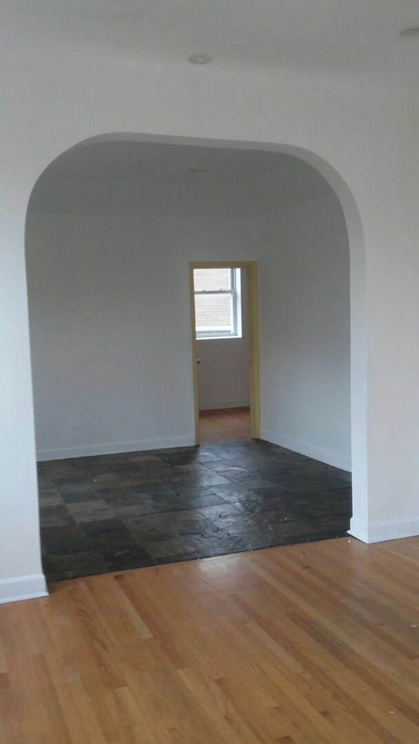 2300 S Troy St in Chicago, IL - Building Photo - Building Photo