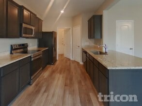 206 Lewis Ln in Venus, TX - Foto de edificio - Building Photo