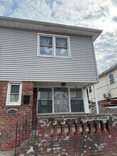 165-12 78th Ave in Queens, NY - Foto de edificio - Building Photo