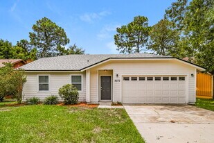 8070 Marseilles Dr in Jacksonville, FL - Building Photo