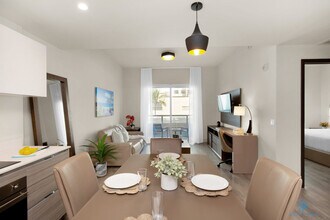 777 N Ocean Dr in Hollywood, FL - Foto de edificio - Building Photo