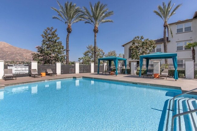 Vista Imperio Apartments