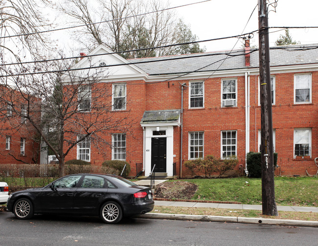 4030 Calvert St NW in Washington, DC - Building Photo - Building Photo