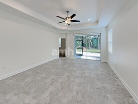 8630 Firefly Pl in Parrish, FL - Foto de edificio - Building Photo