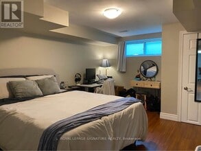 147 Lupin Dr in Whitby, ON - Building Photo - Building Photo